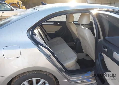 2013 Volkswagen Jetta 2.5L Se z USA, uszkodzony, nr VIN 3VWDP7AJ3DM217989